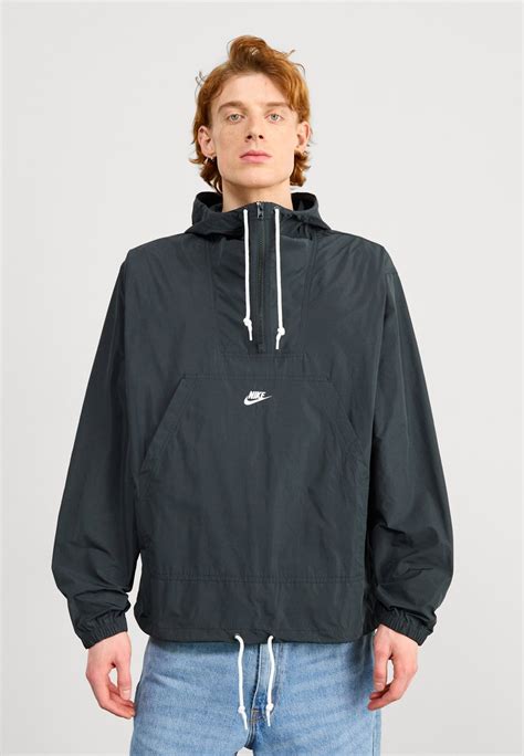 nike windbreaker web anorak mit kapuze schwarz|Nike Sportswear CLUB MARINA ANORAK .